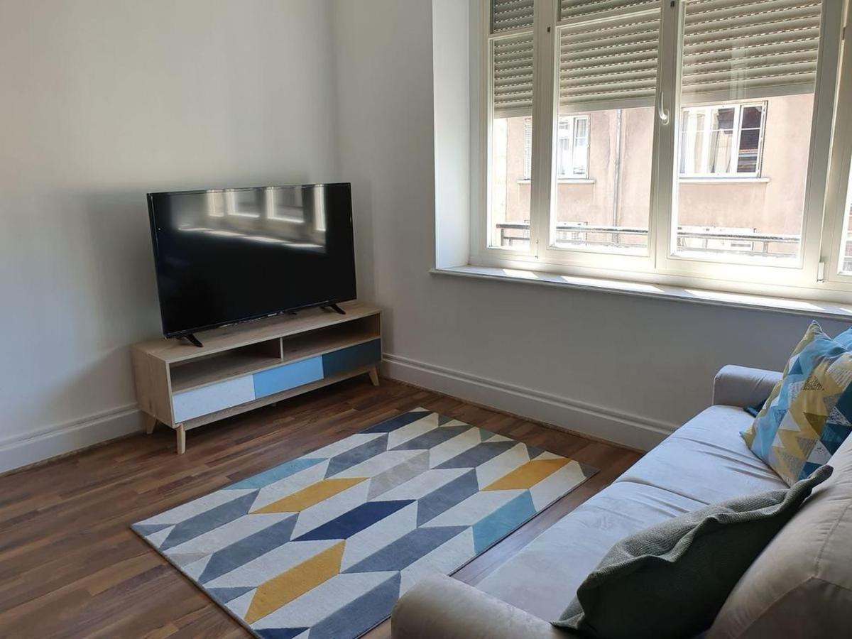 Charmant Appartement Au Coeur De Туль Экстерьер фото